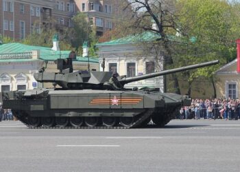 Rus Armata Tankının içi görüntülendi