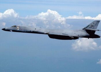 ABD’den Avusturalya’ya bombardıman uçağı atağı