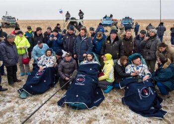 Uzayda bir yıl geçirdiler