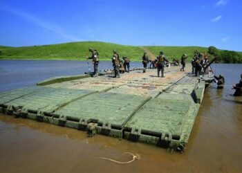 Rus ordusu hayalet köprüden geçecek