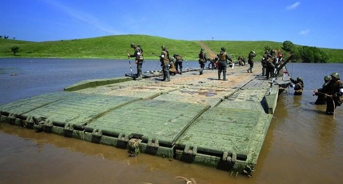Rus ordusu hayalet köprüden geçecek