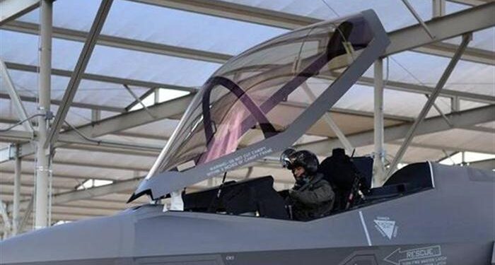 Hafif pilotlar F-35’le uçabilecek