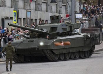 Armata tankı saha testine girdi