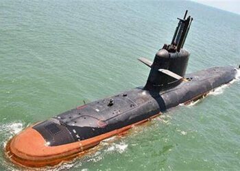 Hindistan’ın ilk denizaltısı denemelere başlıyor