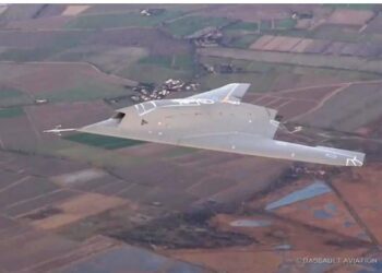 Neuron uçak gemisine hazırlanıyor