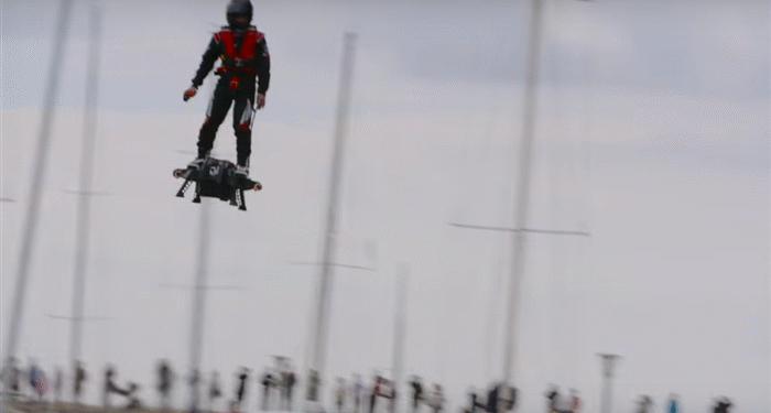 Uçuş tahtasından ilk gösteri