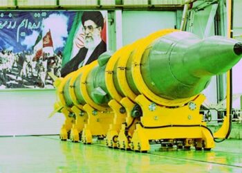 İran’da balistik füze baskısı