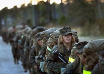 ABD’de iki kadın denizci piyade atandı