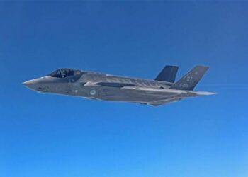 Hollanda’nın F-35’inden gövde gösterisi
