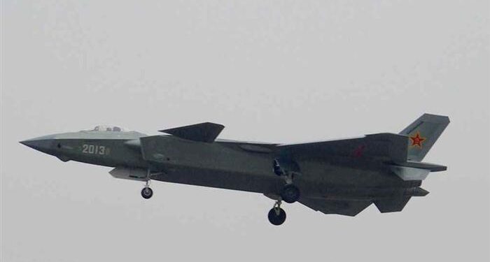 Çin: J-20 henüz göreve başlamadı