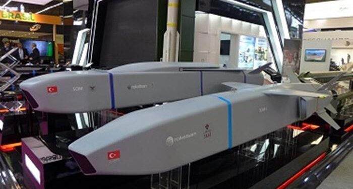 ROKETSAN SOM-j’nin tam boyutunu sergiliyor