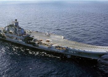 Rusya tek uçak gemisini Suriye kıyılarına gönderiyor