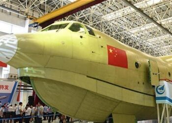 Çin, dünyanın en büyük amfibi özellikli nakliye uçağını tanıttı