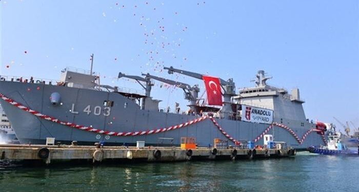 Sancaktar gemisi de denize indi