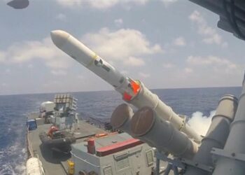 İsrail tatbikatta planlı olarak emekliye ayrılmış gemiyi batırdı