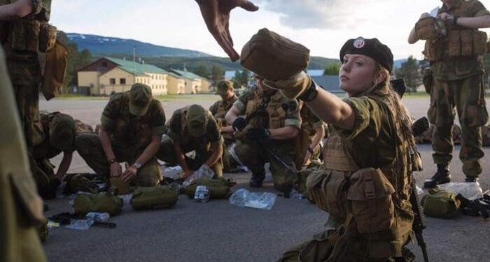 Norveç’te kadınlara zorunlu askerlik uygulaması