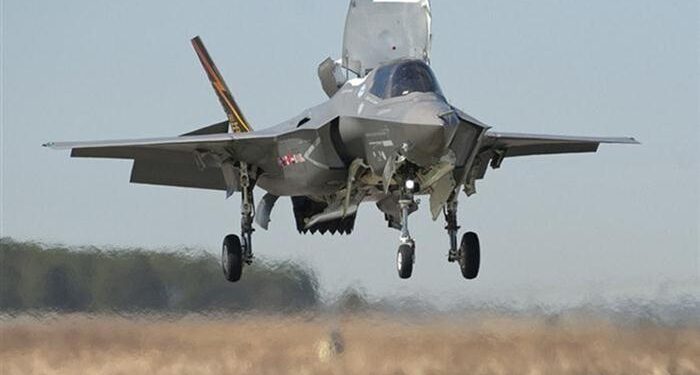 Singapur F-35 alım kararını geciktiriyor