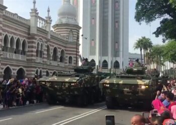 FNSS’in araçları Malezya geçit töreninde yer aldı