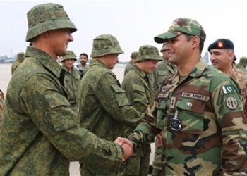 Eski Hasımlar Dost Oldu