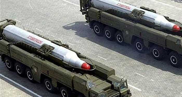 Kuzey Kore’den Gövde Gösterisi