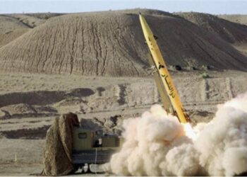 İran’ın Yeni Füzesi Görücüye Çıktı