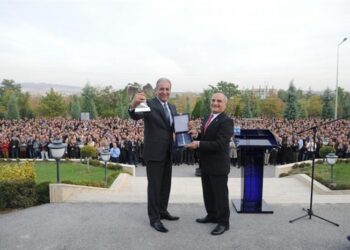 Dörtkaşlı personelle vedalaştı