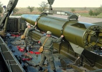 Rusya, Füze Alayını Sınıyor