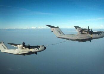 A400M’den diğerine havada ikmal