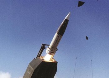 TACMS ilk uçuşunda