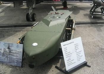 Kore, Yeni Füzelerini Teslim Alıyor