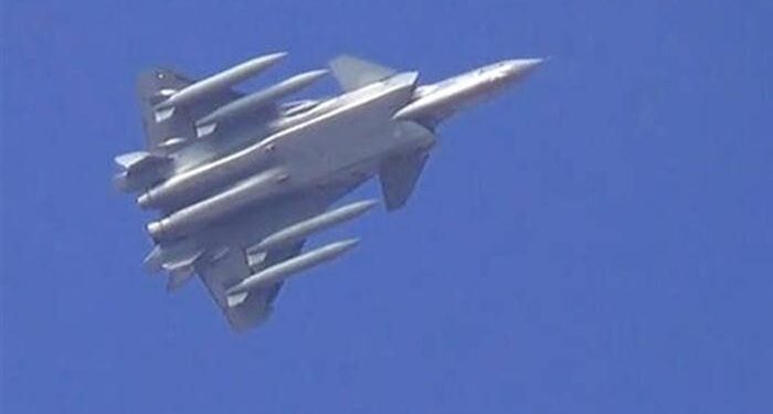 J-20’ler İlk Kez Harici Yakıt Tankları ile Görüldü