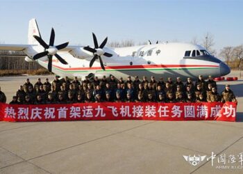 Çin, İlk Y-9 Nakliye Uçağını Teslim Aldı