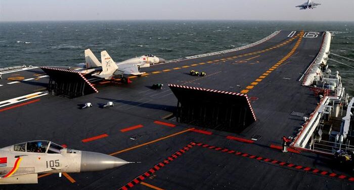 Çin’in Liaoning Uçağı Sarı Deniz’de askeri tatbikata katıldı