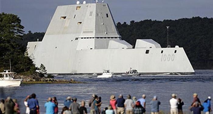 Zumwalt Yuvaya Dönüyor
