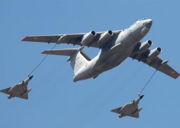 Donanma Pilotlarına Yakıt İkmal Eğitimi