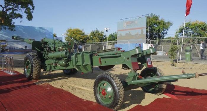 Hindistan’ın Yerli Çekili Topu DefExpo’da