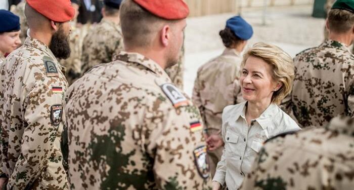 Alman Savunma Bakanından €12 Milyarlık İlave Bütçe Talebi