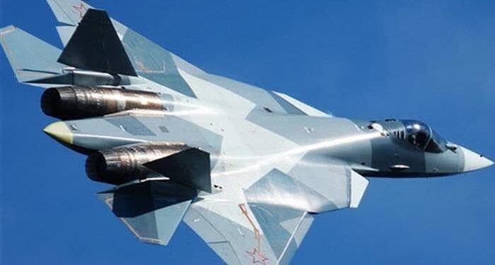 İHA gözünden SU-57 manevrada