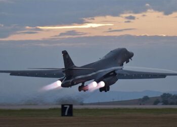 ABD, bütün B-1B bombardıman uçaklarını yere indirdi