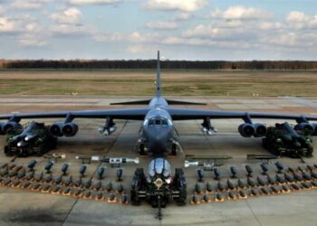 Efsane Bomba, Efsane Uçağa