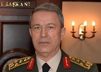Yeni sistemin ilk savunma bakanı Orgeneral Hulusi Akar