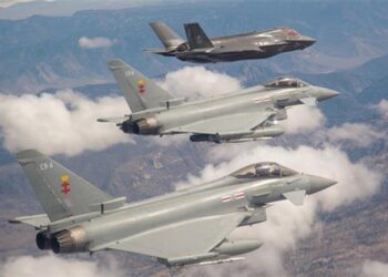 Birleşik Krallık  İsveç’le yeni savaş uçağı için görüşüyor