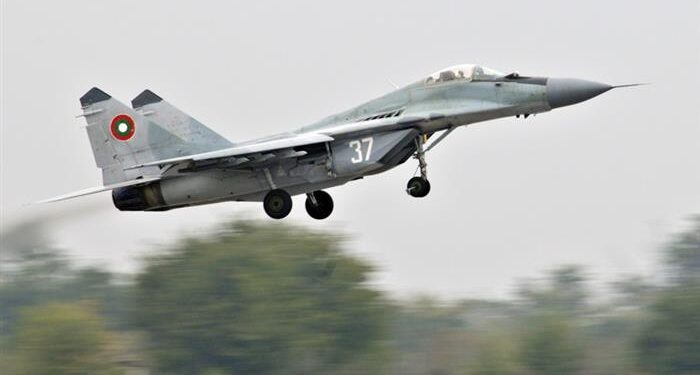 Komşu, Komşuyu Davet Etmedi