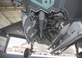 Kraliyet F35B’i Kendi Füzesiyle Uçtu