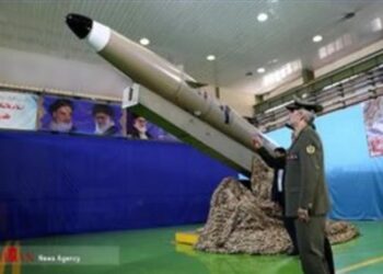 İran, Radara Yakalanmayan Yeni Gemi Savar Füzesini Tanıttı