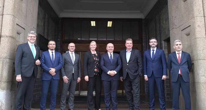 ARES ve Thyssenkrupp Marine Systems iş Birliğine Gidiyor