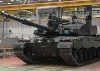 BAE Systems “Demir Yumruk”lu Kara Şövalye’yi Tanıttı