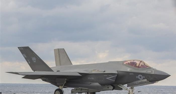 F-35C Yakıt İkmali Sırasında Hasar Gördü