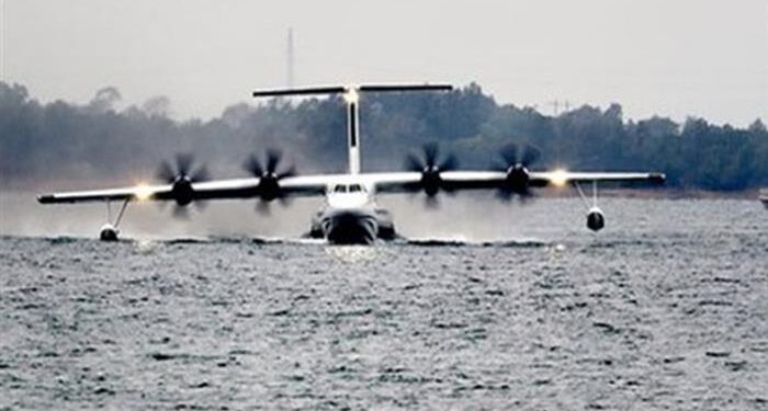 Çin’in AG600 Amfibi Uçağı İlk Defa Sudan Havalandı ve Suya İndi