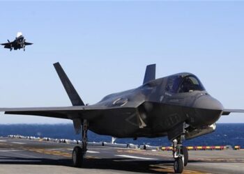 Japonya F-35 ve Uçak Gemisi Peşinde